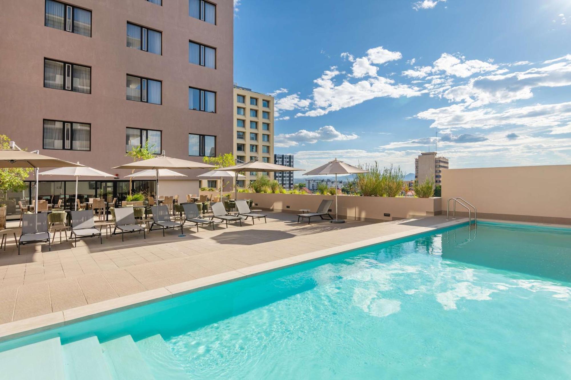 Hilton Garden Inn 빈트후크 외부 사진