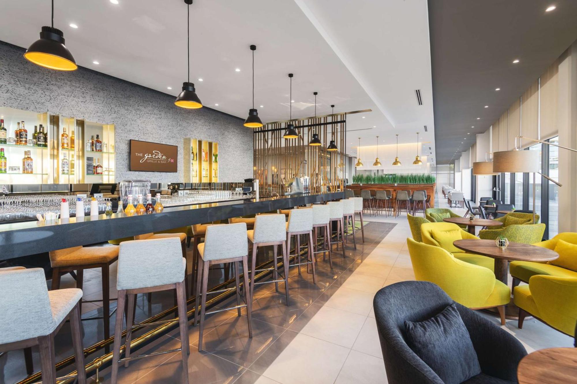 Hilton Garden Inn 빈트후크 외부 사진