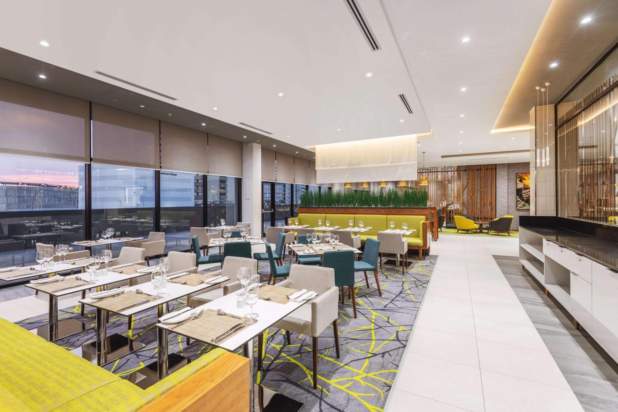 Hilton Garden Inn 빈트후크 외부 사진