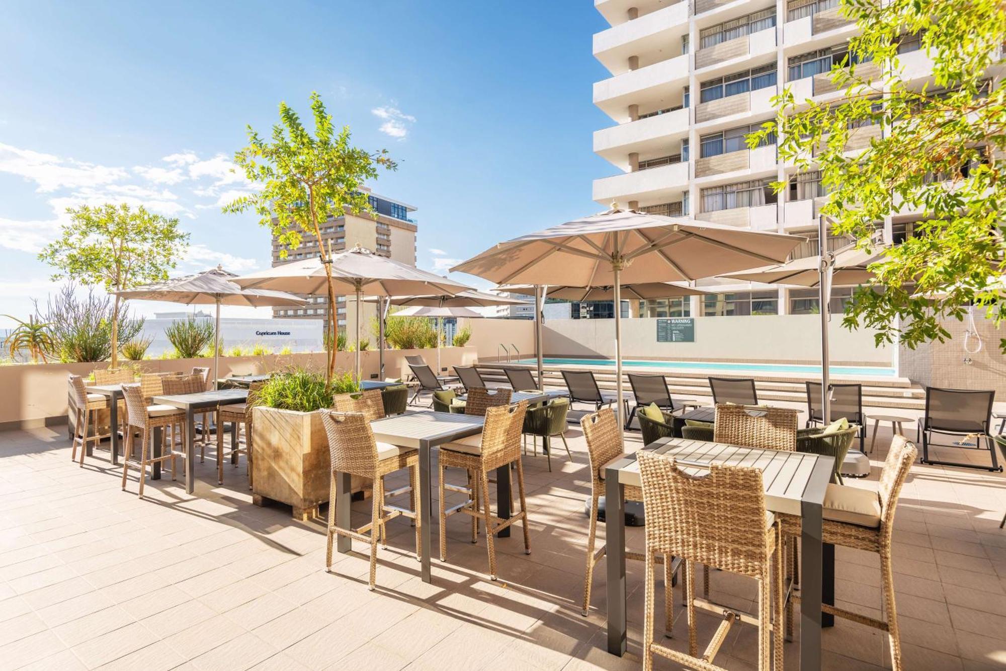 Hilton Garden Inn 빈트후크 외부 사진